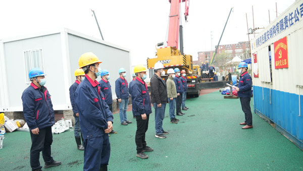 抗擊疫情當先鋒  紅色工地踐使命——記市住建局田家炳中學疫情隔離點建設臨時黨支部