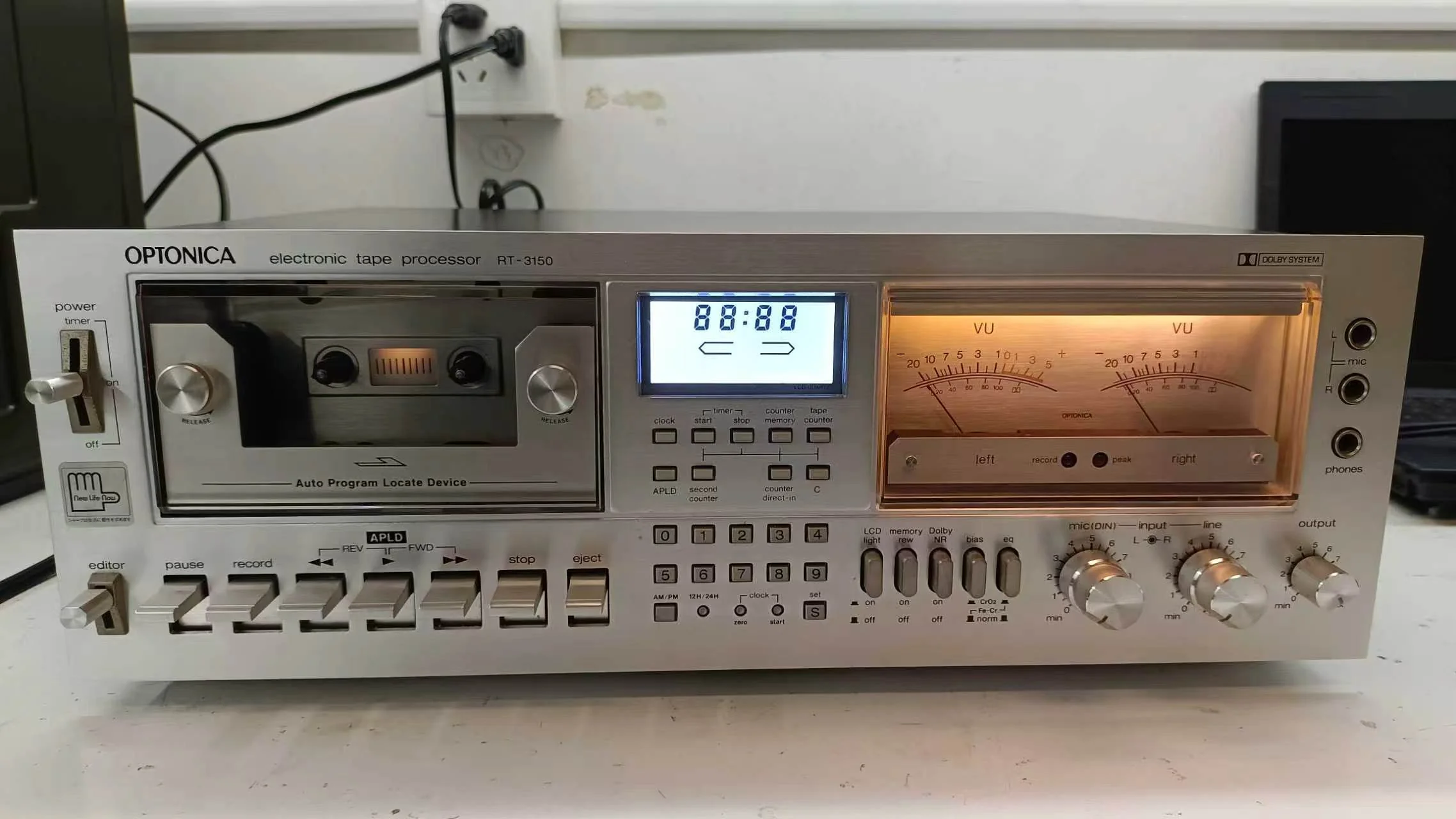 OPTONICA RT-3150 front panel with the new LED LCD screen fitted